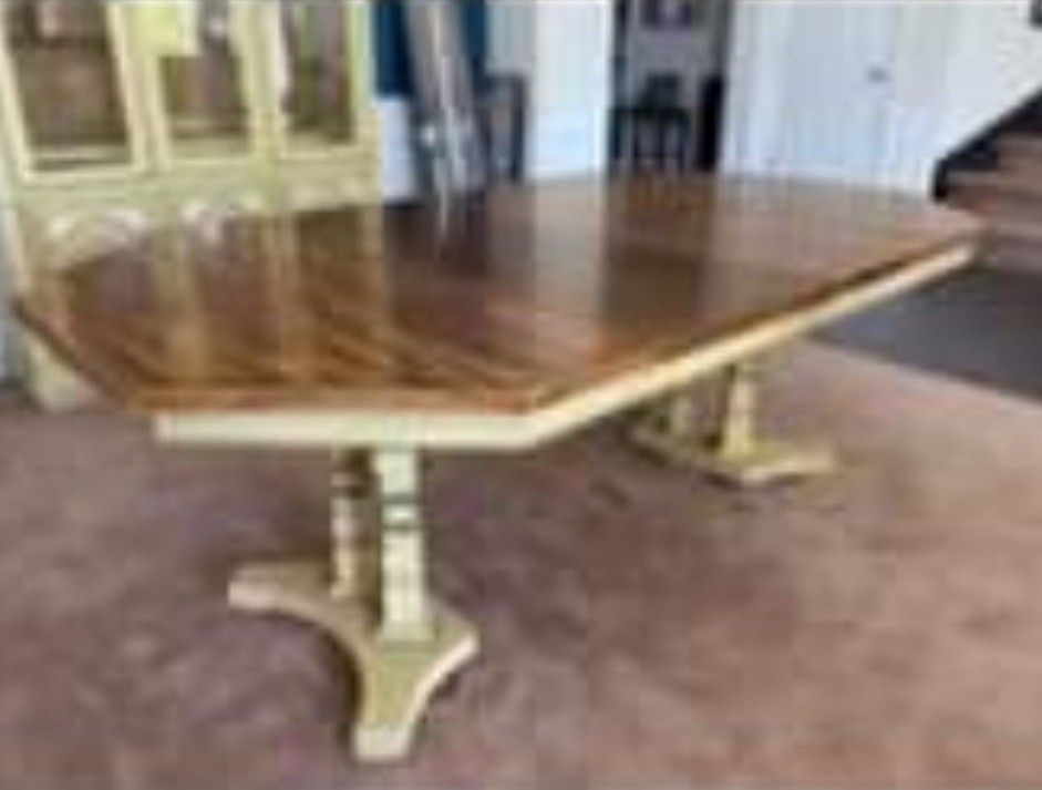 Vintage French Provincial Dinning Set