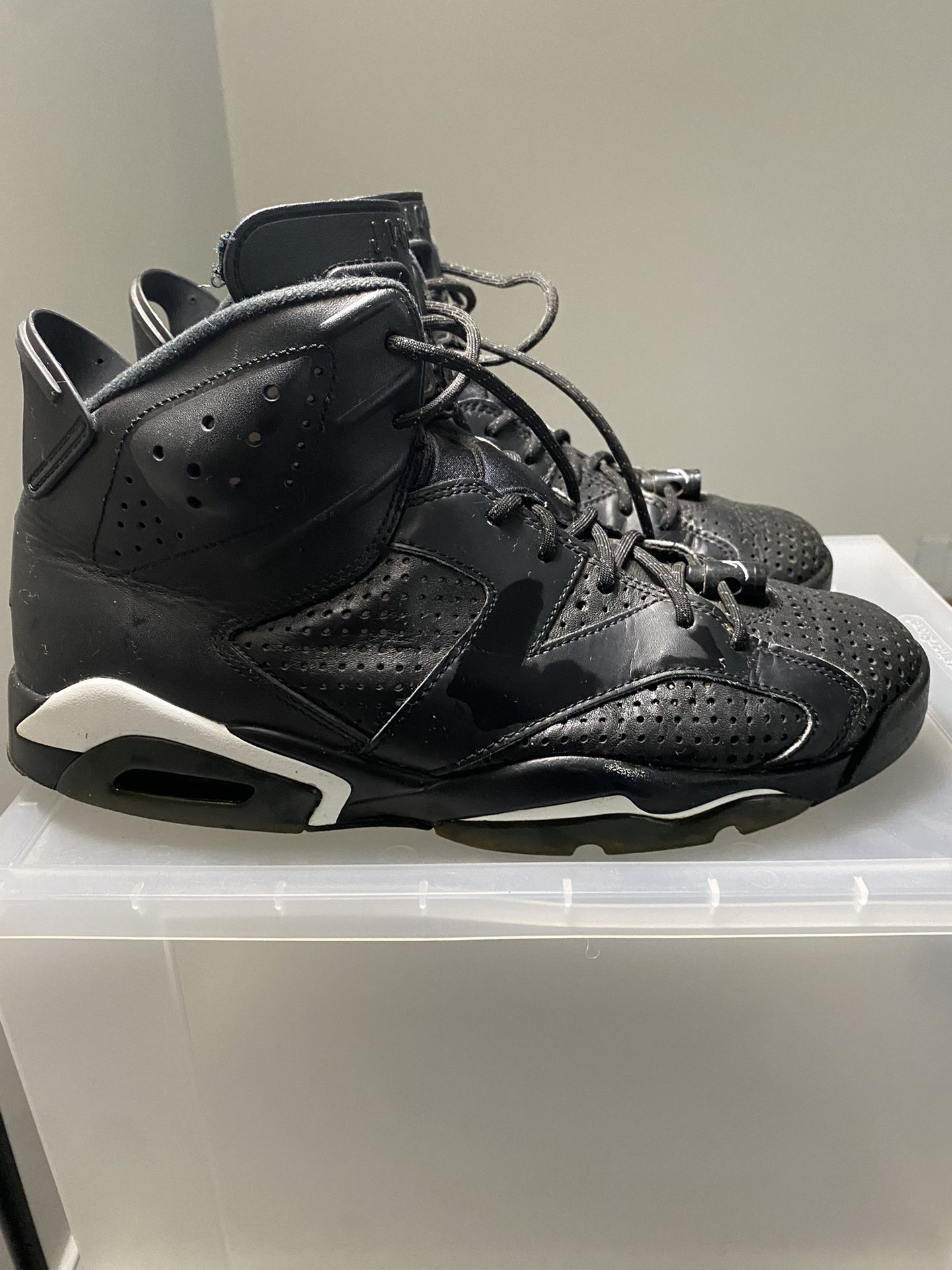 Black Cat 6s