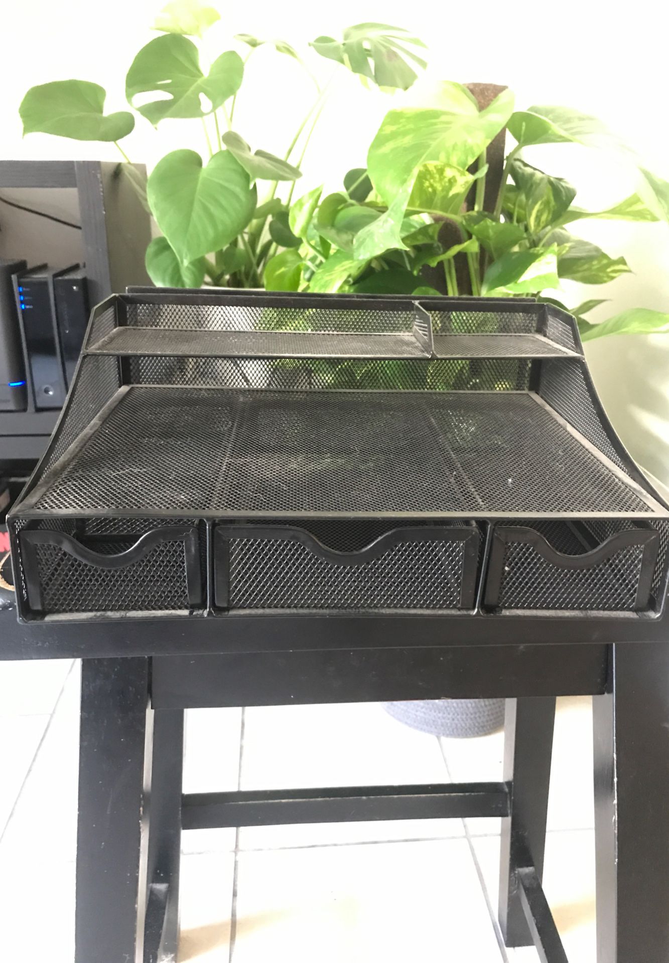 Desk organizer