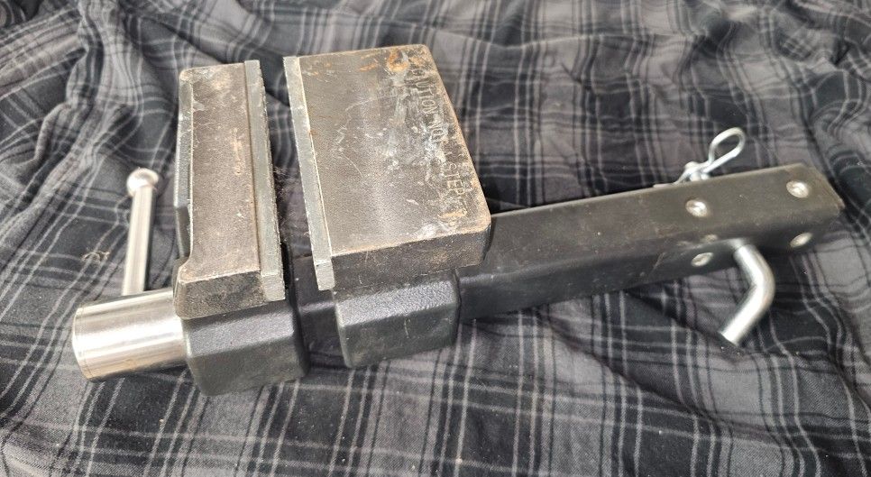 Wilton 5" Hitch Vice, Fits 2 Inch Receiver