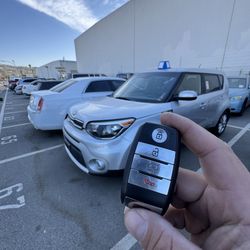 Car Keys/Fobs/Llaves De Autos 