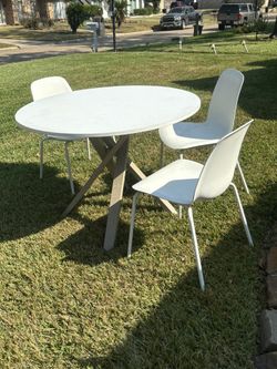Dining Table / Chairs
