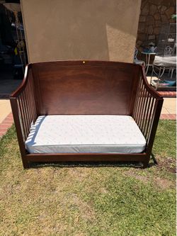 Toddler bed