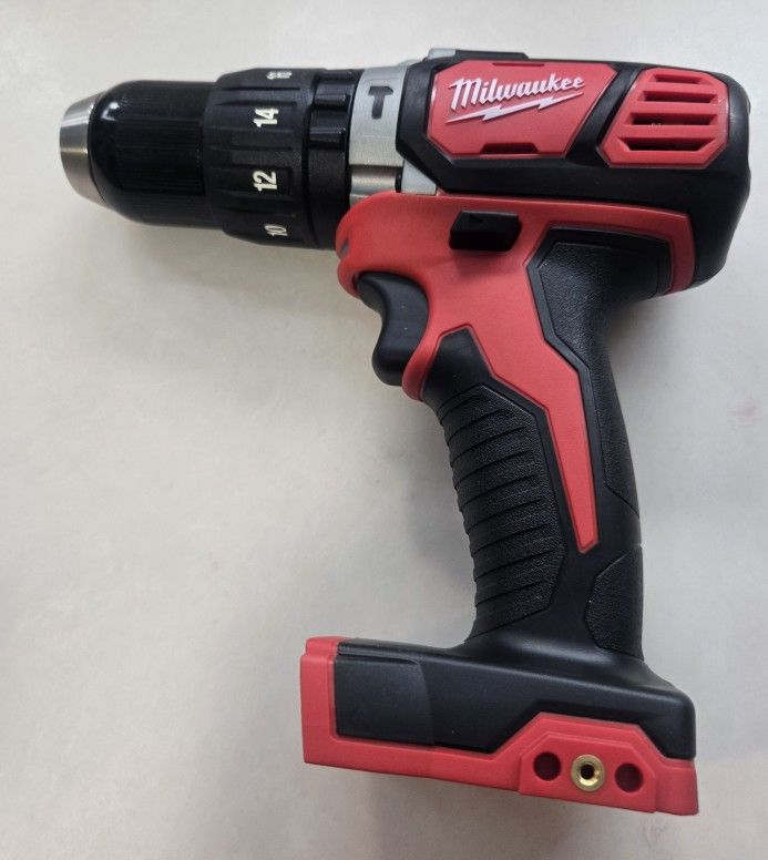 MILWAUKEE HAMMER DRILL