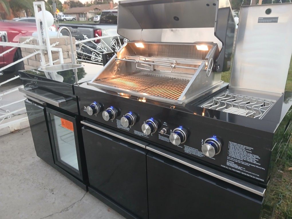Brand new padio kitchen, barbecue island black stainless steel inbox.