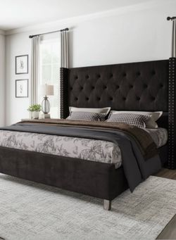 King size bedframe. Perfect condition!!!