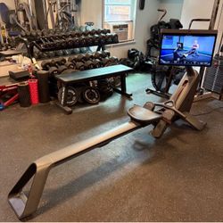 Peloton Row Rower (Like New)