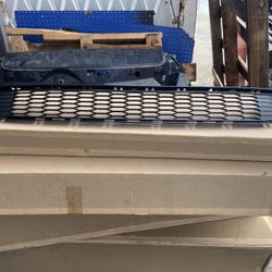 15-18 Ford Edge Front Lower Grille Original