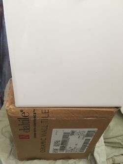 White 6x6 ceramic 6 boxes and 1 box of bullnose trim