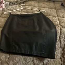 Vintage 100% Black Leather Skirt size 5