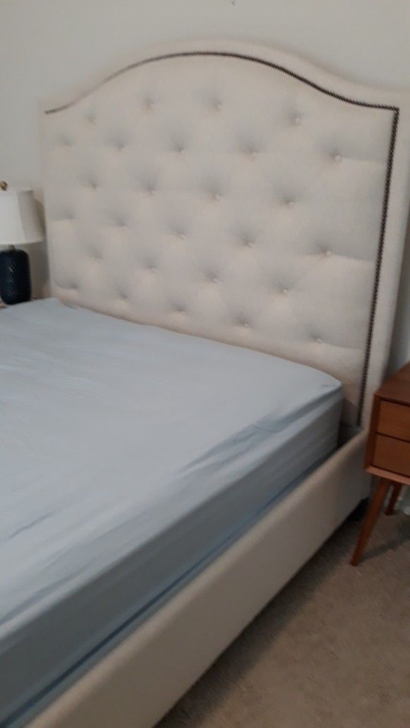Bassett Q bed Uphostered For Sell Home & Garden