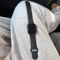 Apple Watch Series 4  aluminum 40mm