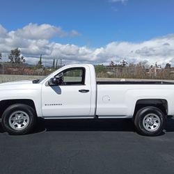 2017 Chevrolet Silverado.           (GMC Sierra-toyota Tacoma-Tundra)