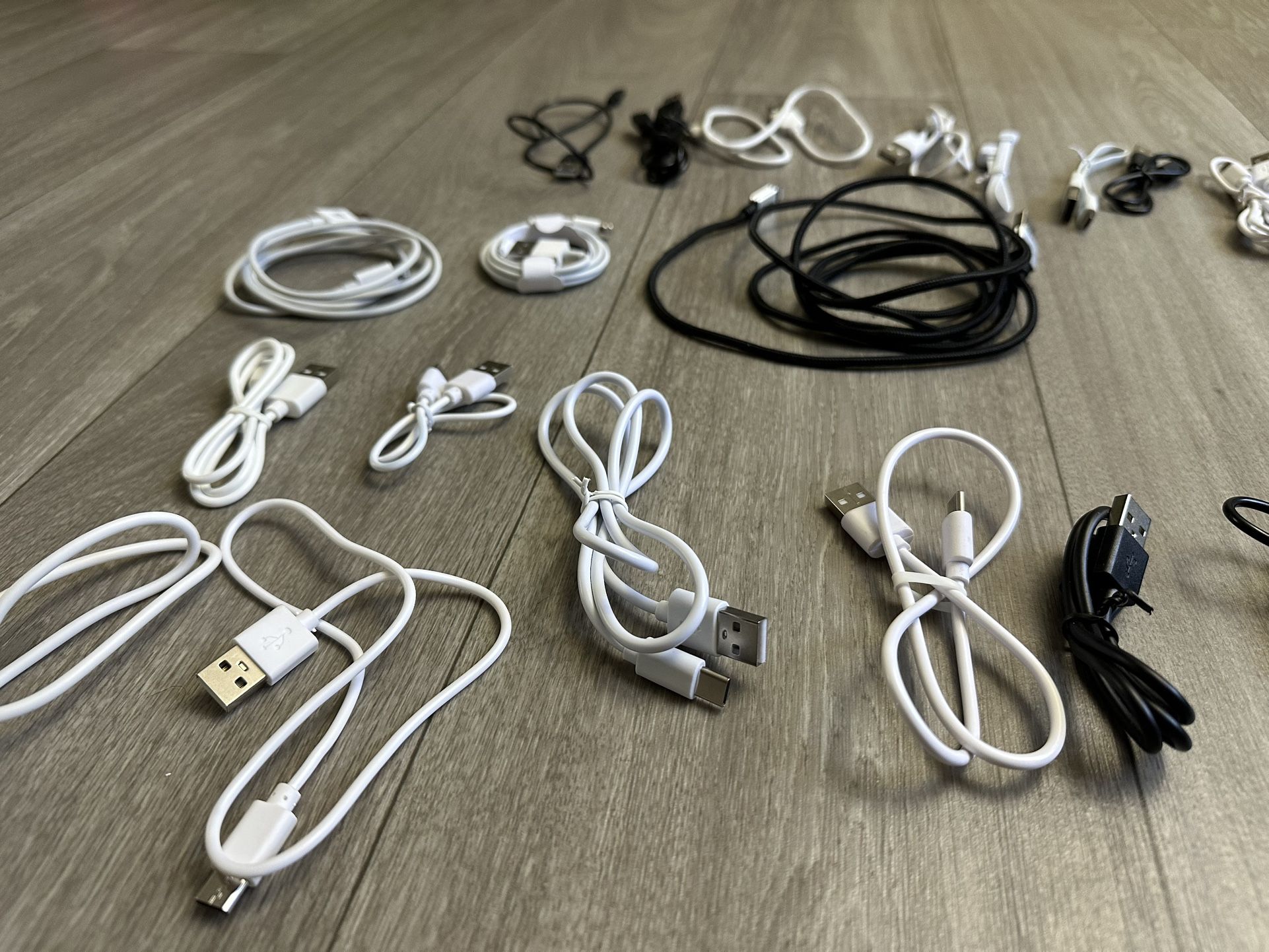 USB C USB A USB Micro USB lightning cable