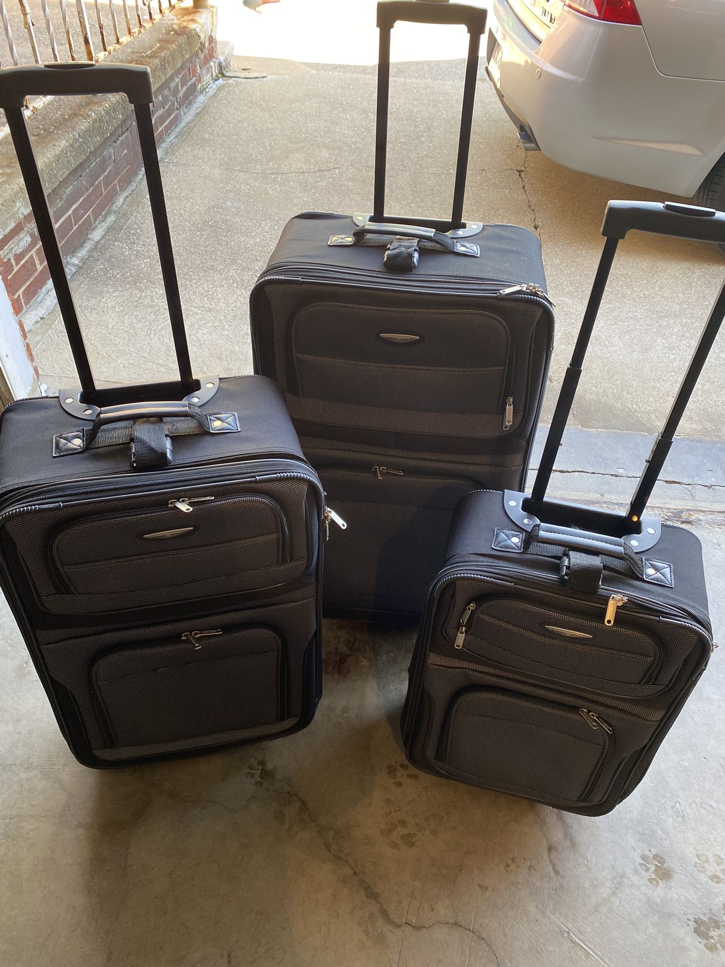 LUGGAGES WITH WHEELS 