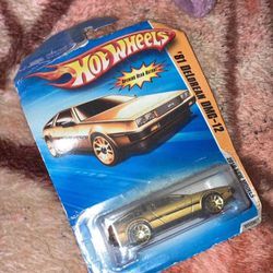 RARE Hotwheels Gold 81’ DeLorean DMC-12 