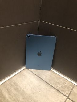 Unlocked iPad 10 64GB Wi-Fi + Cellular- Screen & Activation Locked