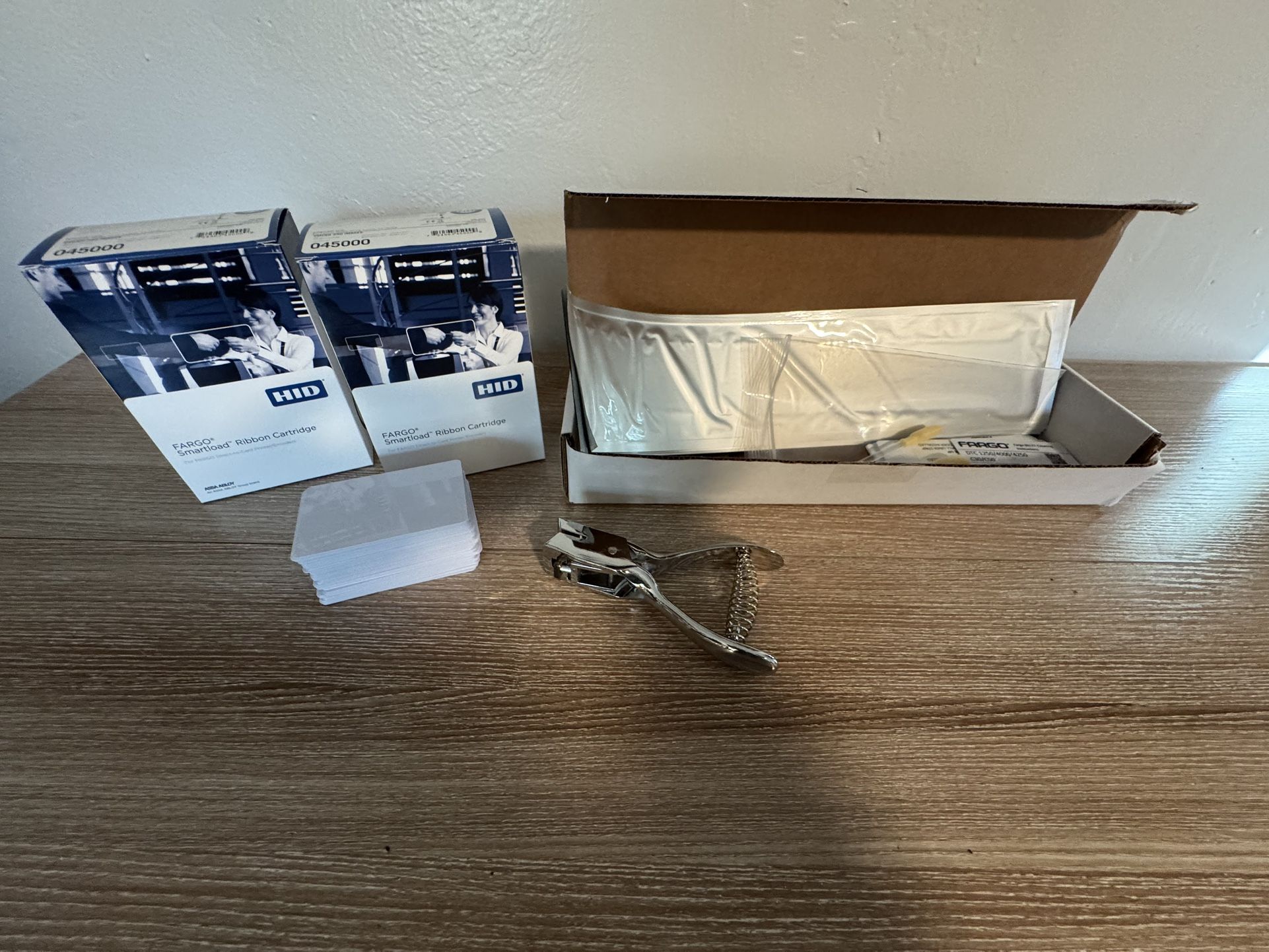 Fargo ID printer supplies - Ink, Cleaning Kit, Badge Punch and Cards