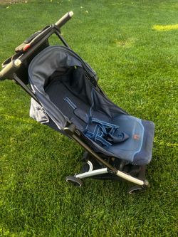 Easy to fold stroller. Gb pockit all city stroller.
