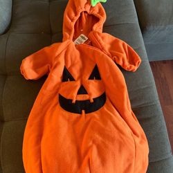 Newborn Pumpkin costume