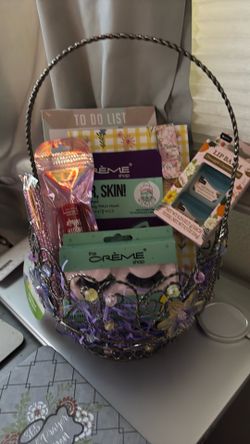 Mother’s Day basket $ 25 everything brand new