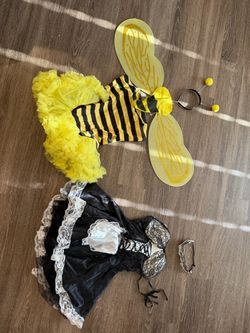 Sm/med woman’s costumes