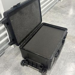 Underwater Kinetics 821 UltraCase 21.7 x 14.8 x 9.2 in