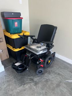 Permobil M1 power wheelchair -charger included