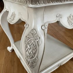 Michael  Amini Lavelle Classic Pearl 24” Rectangular Class End Table.