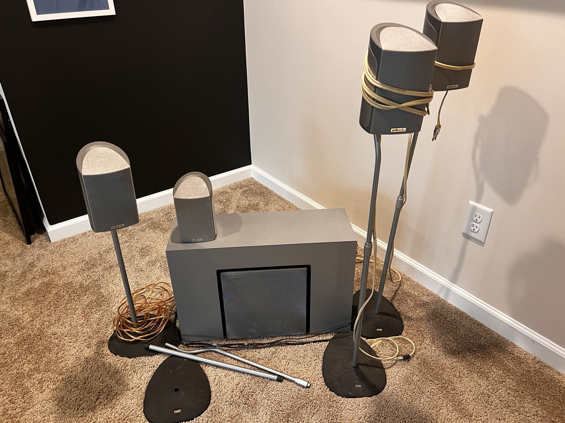 POLK AUDIO Surround System
