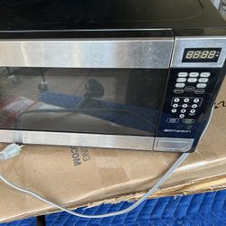 Small Microwave (700W)