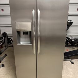 Whirlpool Gallery 25.5 Cu. Ft. Side By Side Refrigerator