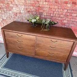 MCM Dresser Vintage ALL SOLID WOOD Excellent Condition 