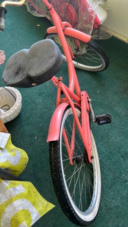 Ladies bike 26 inch see description ladies, bike, pink coaster break, light walls, large seat, 26 inches $35 firm no offers accepted. See my other ite
