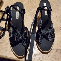 Size 8 Tommy Hilfiger Lace Up Wedges