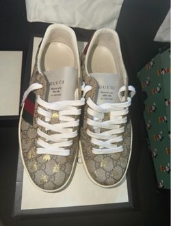 Gucci gold hornet