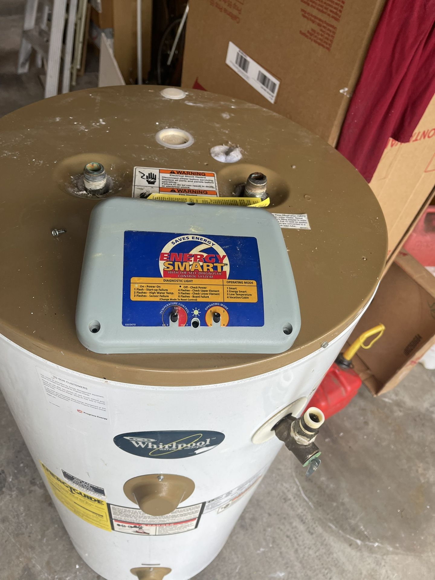 Whirlpool Water Heater 40 GLS $$$100 CASH for Sale in Orlando, FL - OfferUp