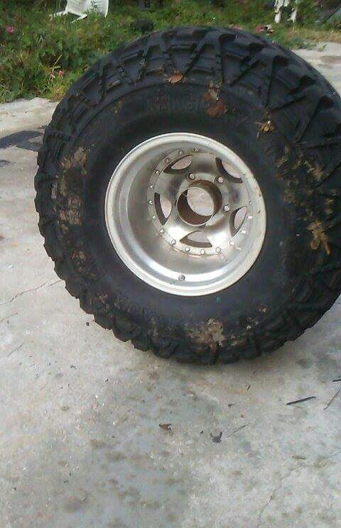 5x5.5. 15x14 rims with 70% tires