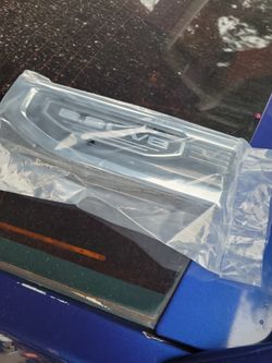 Chevrolet Gmc 5.3l V8 Emblem Set Pair Fender Vent