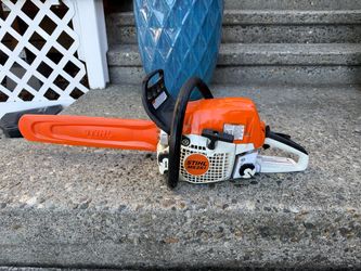 Stihl MS 251 Gas Chainsaw with Bar Cover