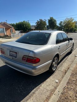 Mercedes Benz e320