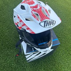 New Dirt Bike Helmet Large 59-60 cm