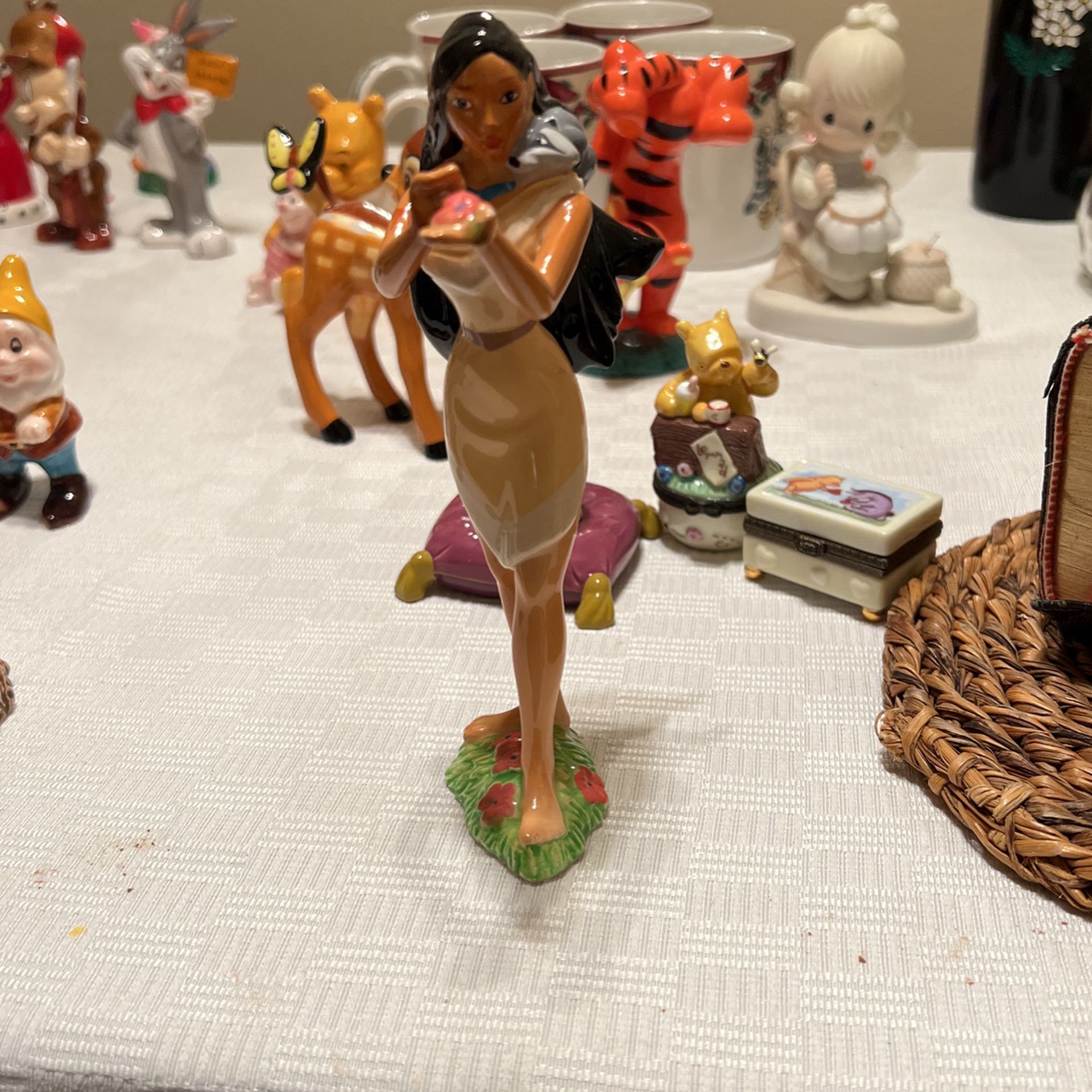 Disney Pocahontas Meeko Ceramic Figurine Glass Figure Collectible 155349 Enesco