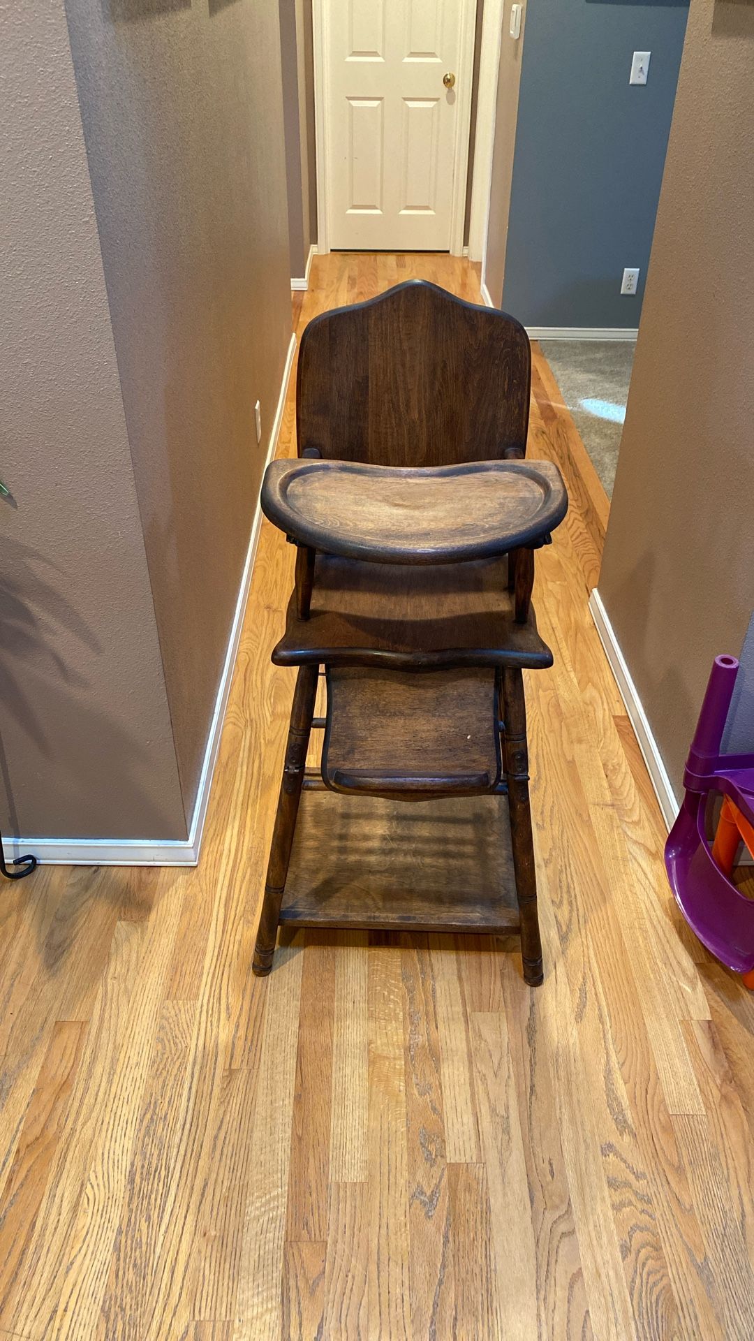 Child’s Highchair / Desk