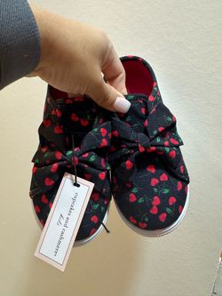 Girl shoes