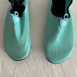 Turquoise Water shoes O
