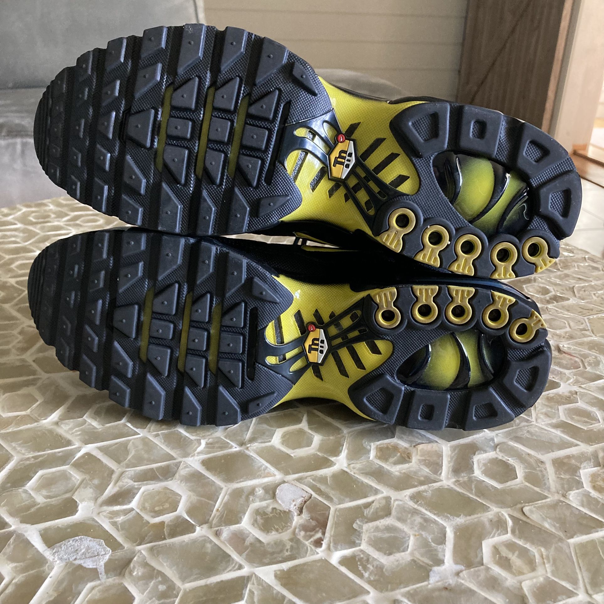 NEW! Nike Air Max Plus in Wolf Grey/Opti/Yellow (10.5)