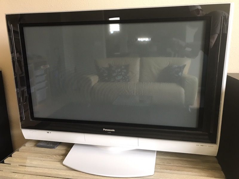 Modern design Panasonic TH-42PX20 TV