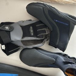 Diving Shoes And Gloves 