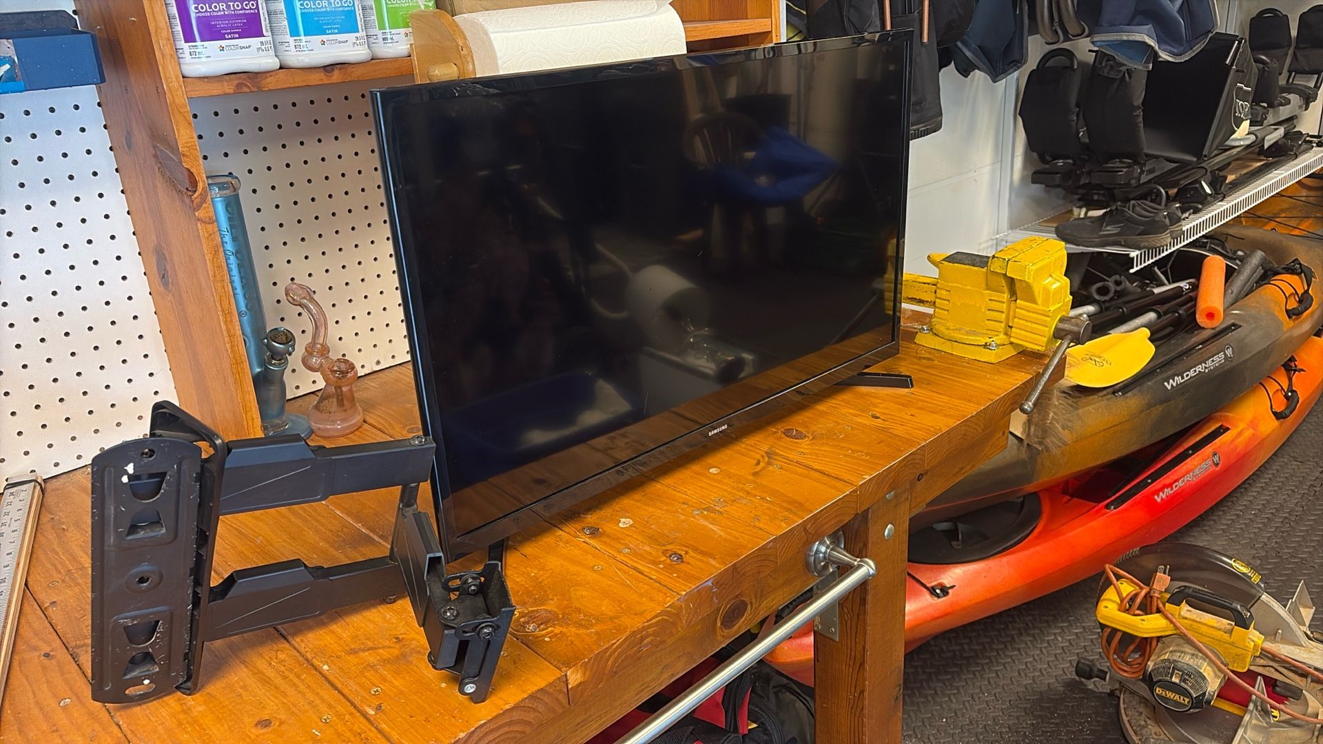 Samsung 33” Smart Tv